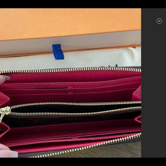 LV Clemence Wallet - Picture 4 of 7